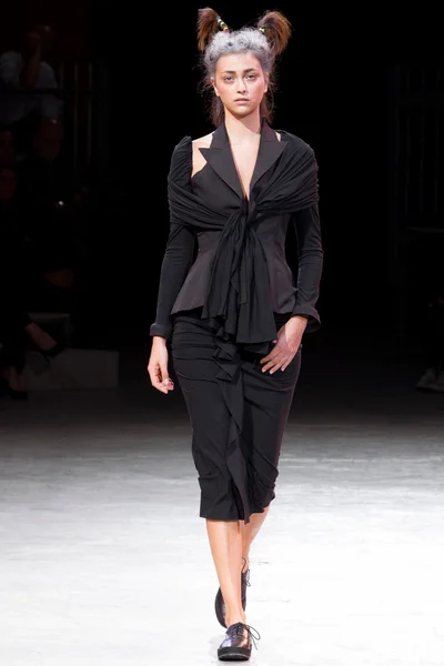 Look 5